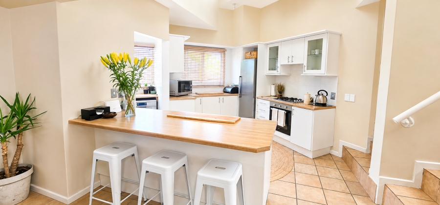 To Let 4 Bedroom Property for Rent in Table View Western Cape
